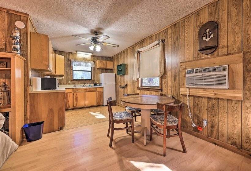 Rustic Canyon Lake Cabins W/ Hot Tub On ~ 3 Acres