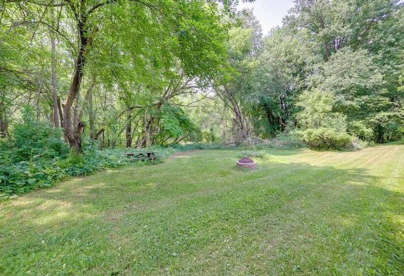 Rustic Cottage With Fire Pit & Private Yard!