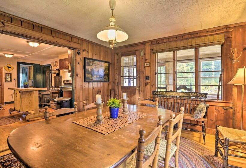 Rustic Roxbury Ski Farmhouse With Trails!