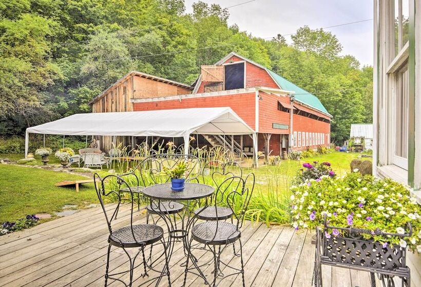 Rustic Roxbury Ski Farmhouse With Trails!