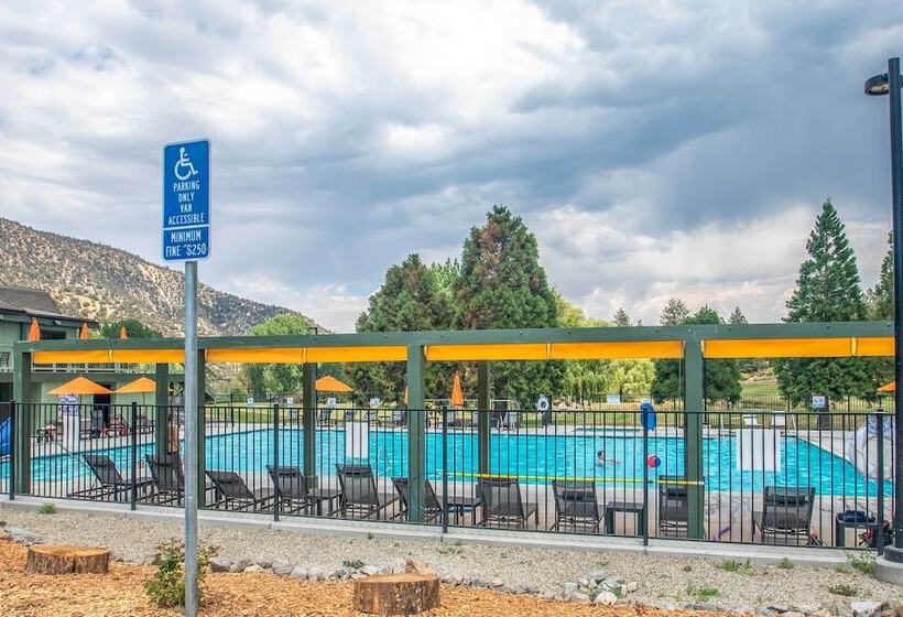 Scenic Cabin: Pine Mountain Club Community!