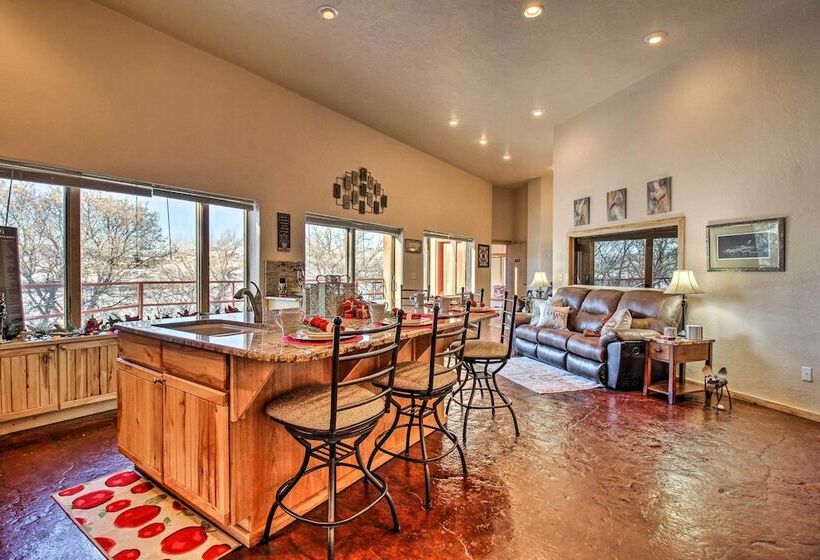 Scenic Great Falls Retreat On Missouri River!