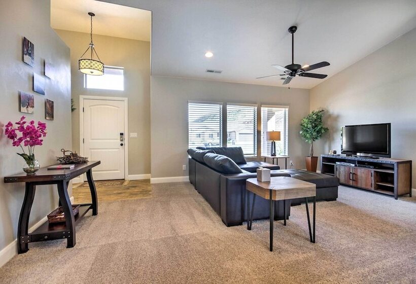 Scenic La Verkin Home: 20 Mi To Zion National Park