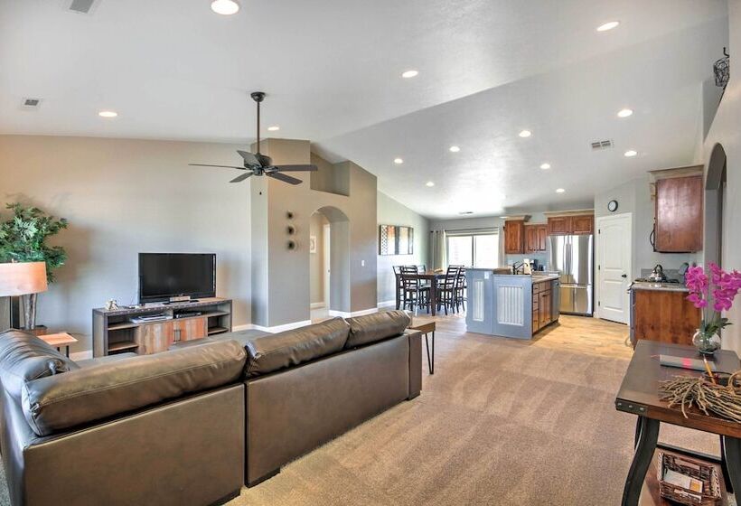 Scenic La Verkin Home: 20 Mi To Zion National Park