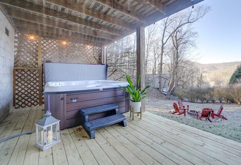 Scenic Smokies Cabin W/ Hot Tub In Golf Community!
