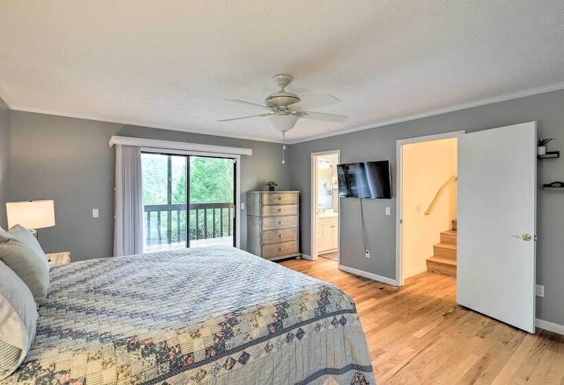 Scenic Smokies Cabin W/ Hot Tub In Golf Community!