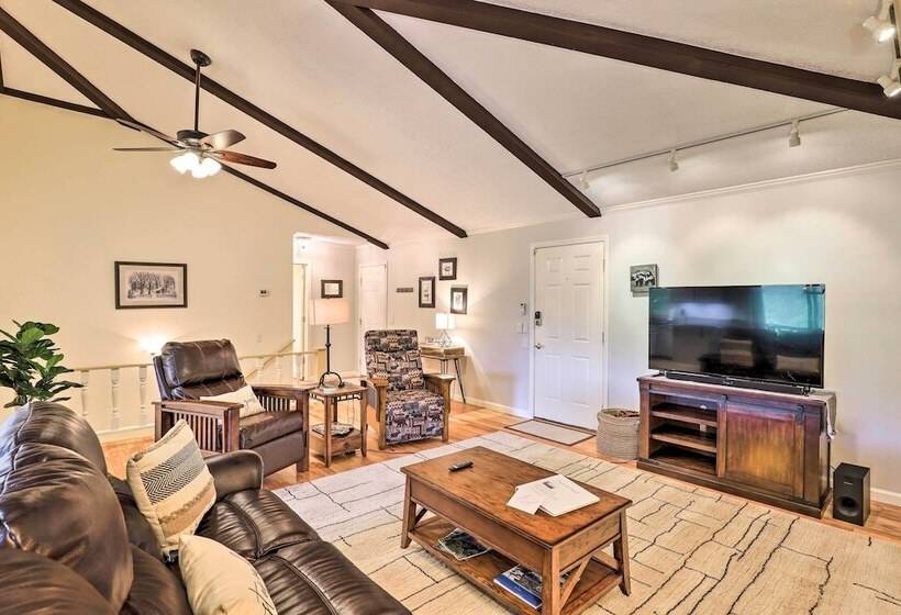 Scenic Smokies Cabin W/ Hot Tub In Golf Community!