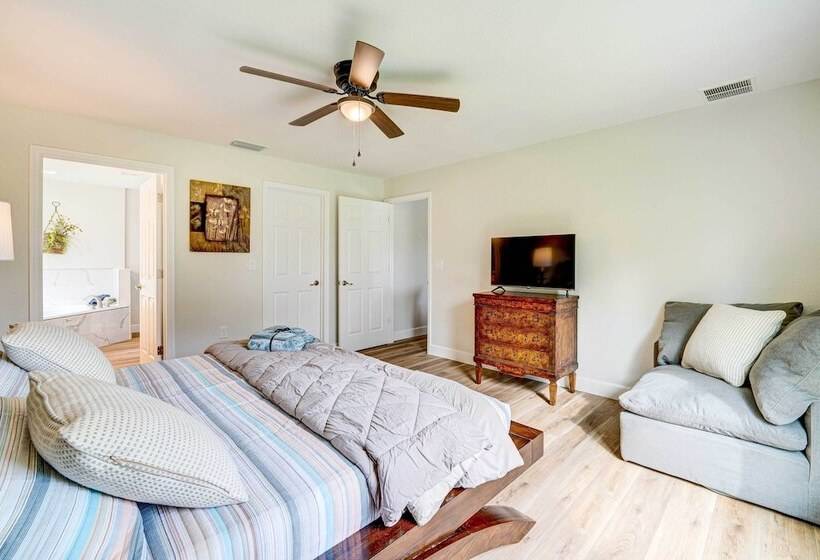 Sebring  Sand Trap  Home   Swim & Golf!