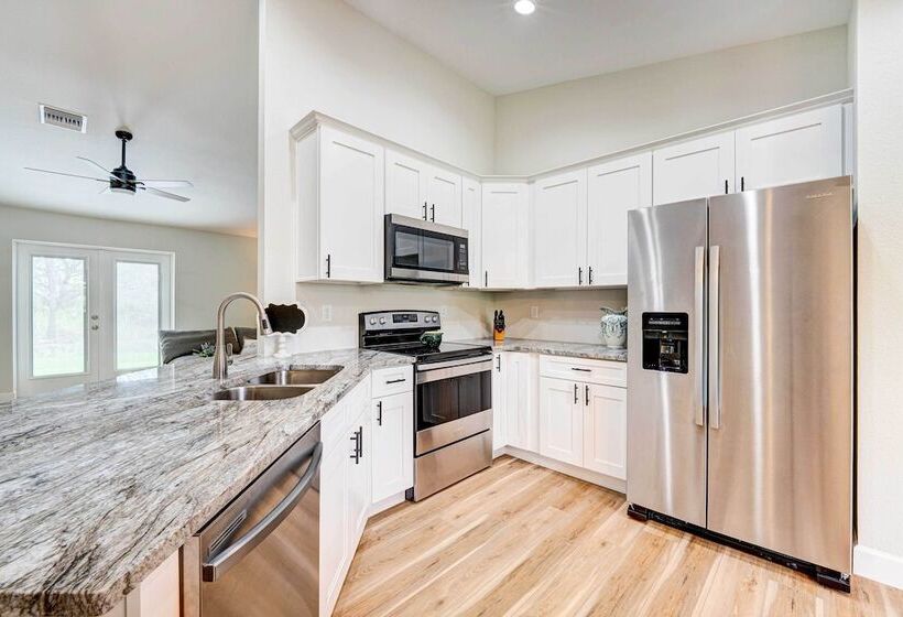 Sebring  Sand Trap  Home   Swim & Golf!