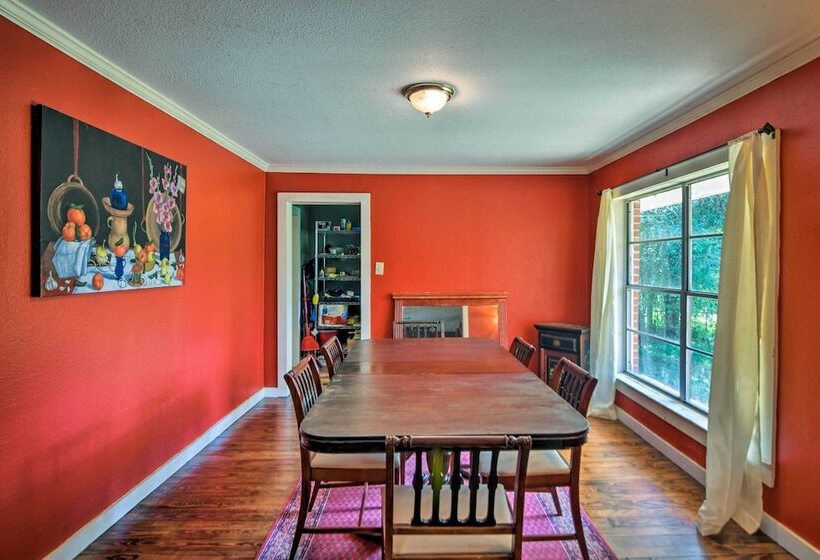 Secluded Baton Rouge Area Hideaway W/ Lawn!