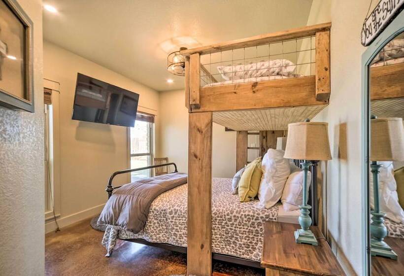 Secluded Country Hideaway W/ Fire Pit & Pool!