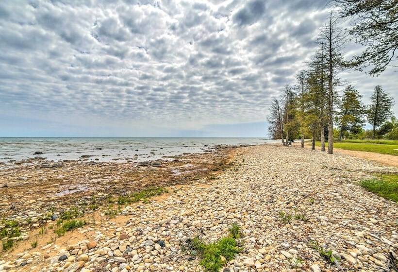 Secluded Lake Michigan Home: Private Fire Pit