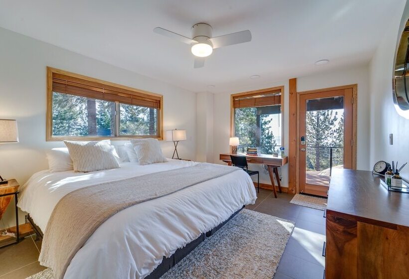 Secluded Mountain Cabin: Sweeping Lake Tahoe Views
