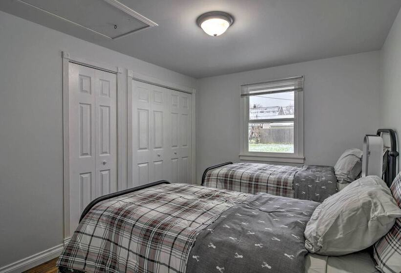 Serene Buffalo Dwelling W/ Backyard Bbq Patio