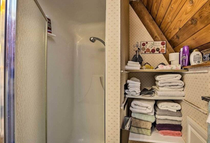 Serene Creekside Sheridan Getaway: Mountain Views!