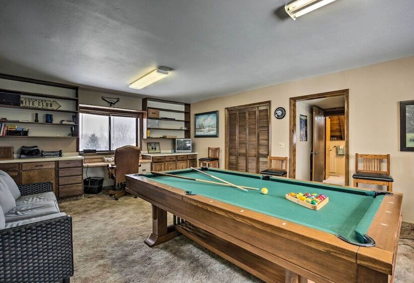 Serene Creekside Sheridan Getaway: Mountain Views!