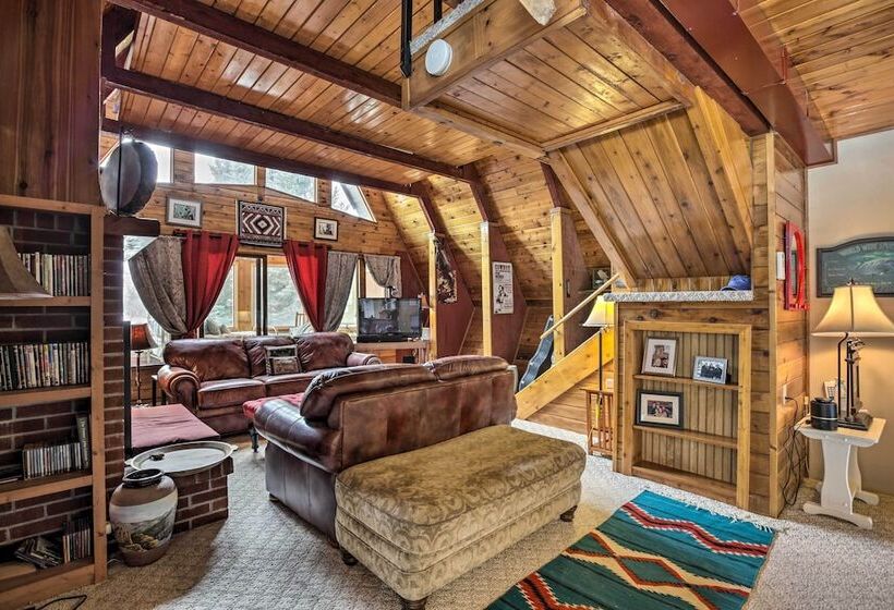 Serene Creekside Sheridan Getaway: Mountain Views!