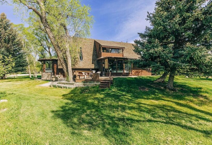 Serene Creekside Sheridan Getaway: Mountain Views!