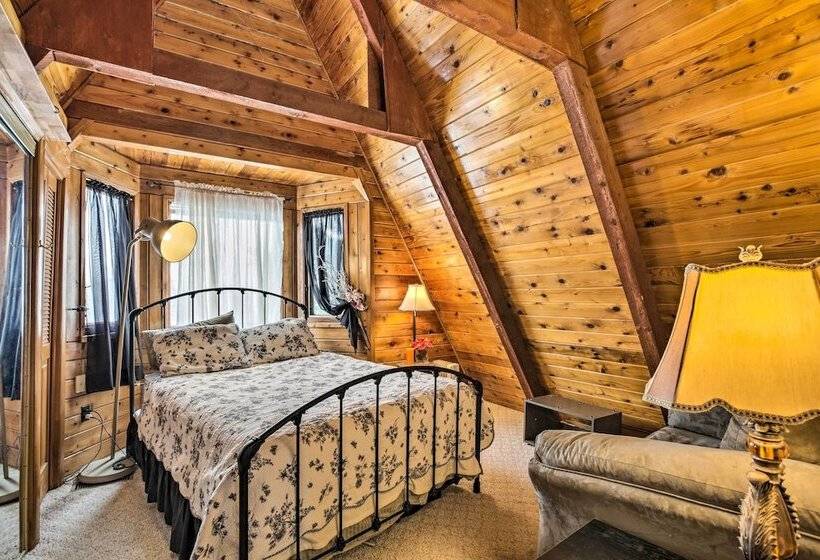 Serene Creekside Sheridan Getaway: Mountain Views!