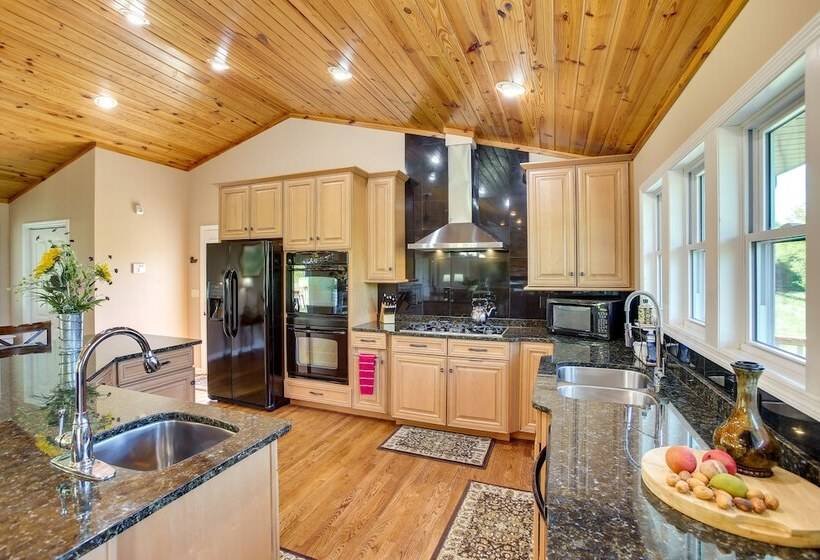 Serene Granville Home W/ Cumberland River Views!