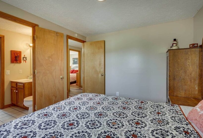 Snowed Inn Cozy Winterplace Ski In/ski Out Cabin