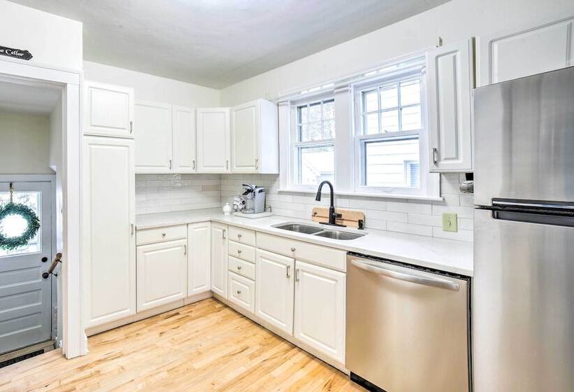 South Bend Home < 1 Mi To Notre Dame!