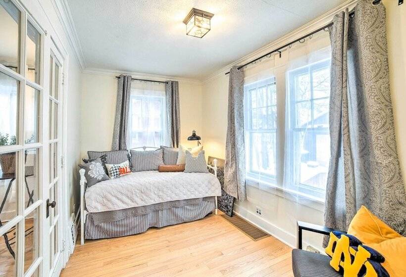 South Bend Home < 1 Mi To Notre Dame!