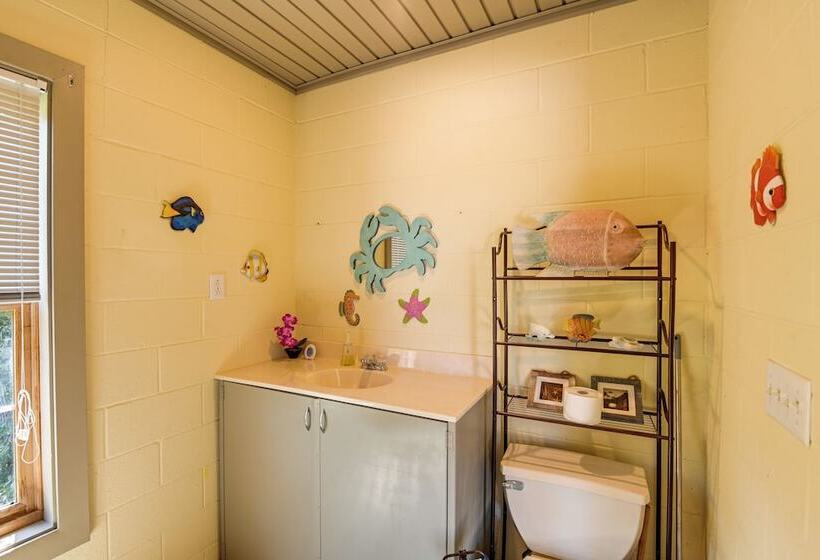 Lebanon Family Getaway W/ Pool, Bikes & Trails!