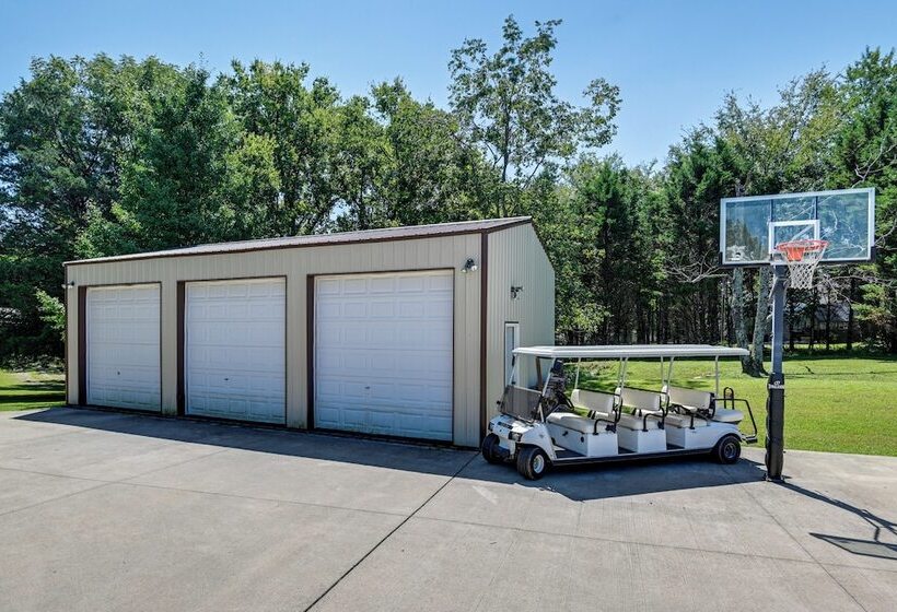 Lebanon Family Getaway W/ Pool, Bikes & Trails!