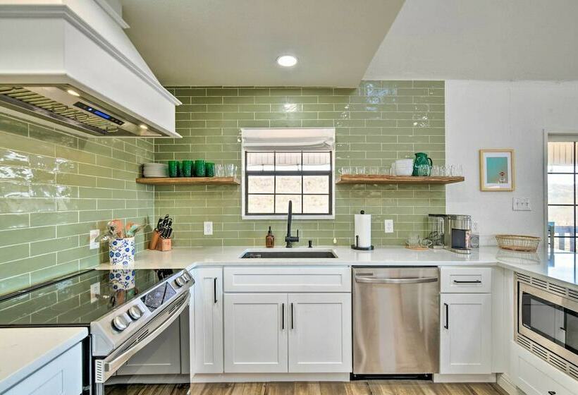 Spacious Family Home On The Water + Boat Dock