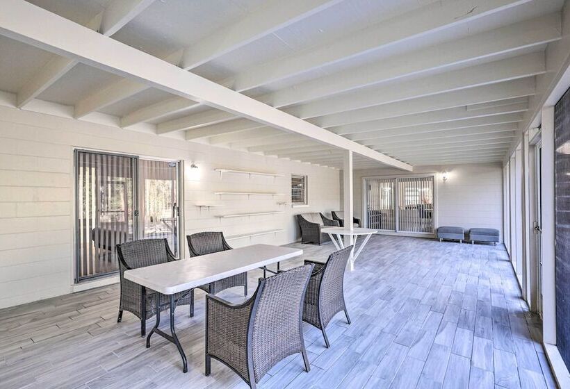 Spacious Gainesville Retreat W/ Backyard!