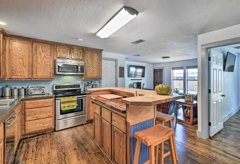 Spacious Glen Rose Home On Paluxy Riverfront