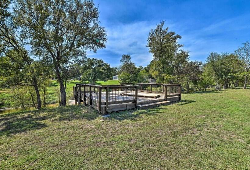 Spacious Glen Rose Home On Paluxy Riverfront