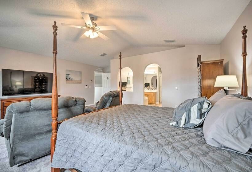 Game Room + Fenced Yard: Home Near Disney World!