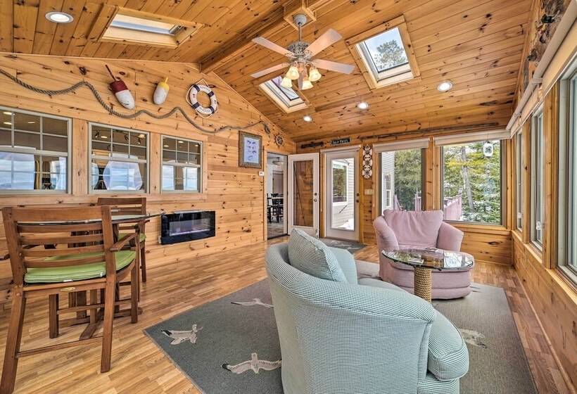 Spacious Lakefront Home W/ Sunroom & Bar!