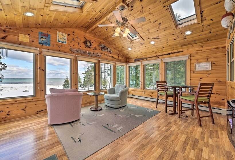 Spacious Lakefront Home W/ Sunroom & Bar!