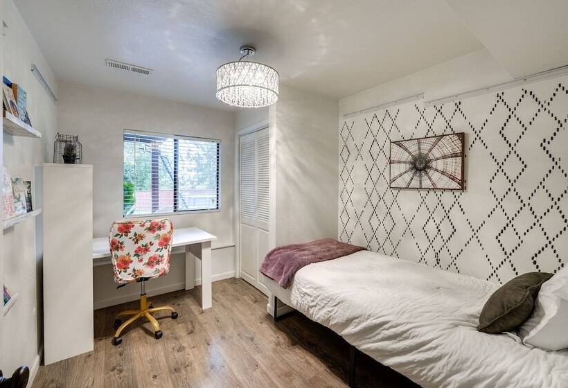 Mount Vernon Home W/ Private Hot Tub