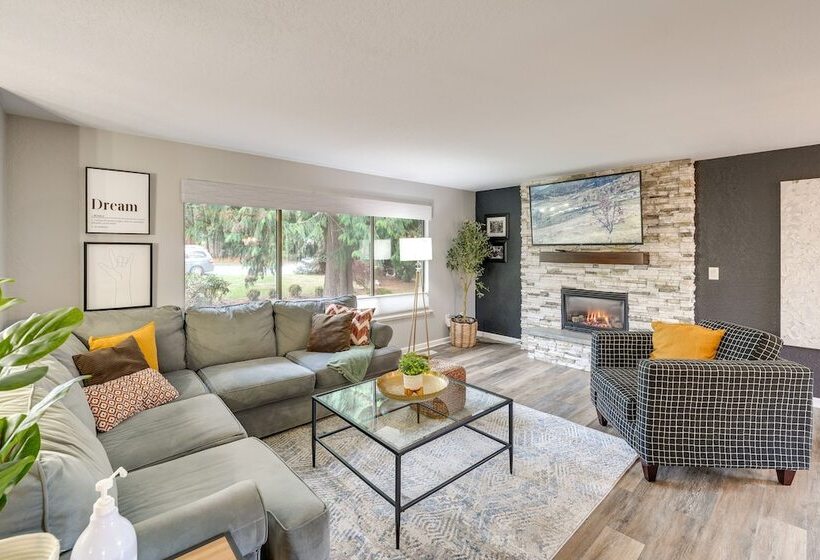 Mount Vernon Home W/ Private Hot Tub