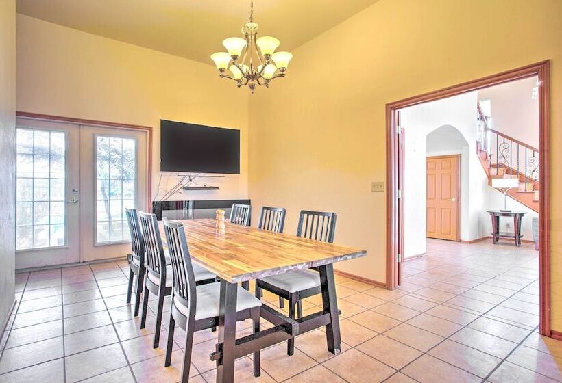 Spacious Oklahoma Country Estate On 2 Acres!