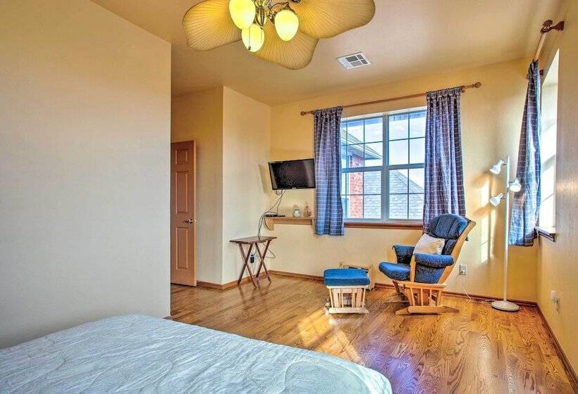 Spacious Oklahoma Country Estate On 2 Acres!