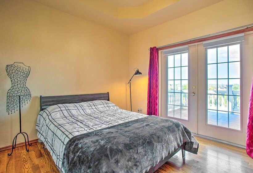 Spacious Oklahoma Country Estate On 2 Acres!