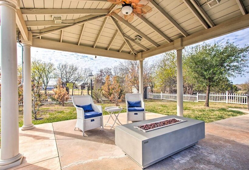 Spacious Oklahoma Country Estate On 2 Acres!