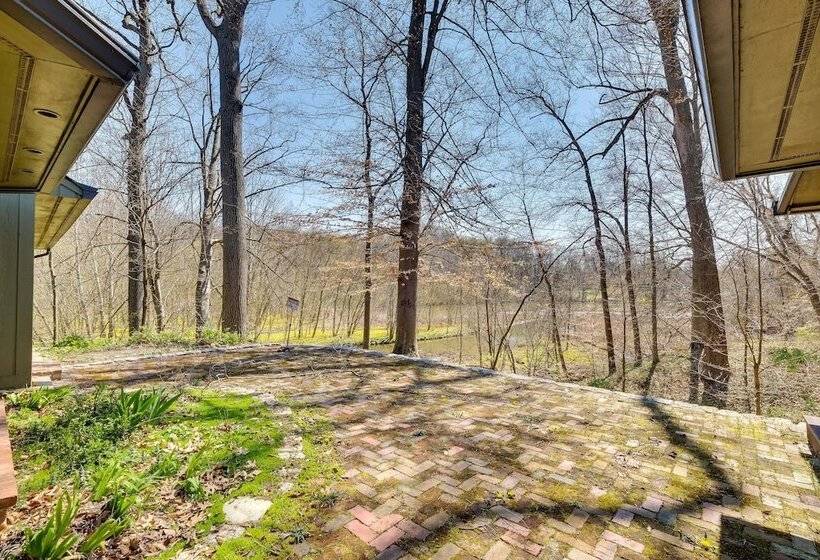 Spacious Prospect Cottage W/ Deck & Scenic Views