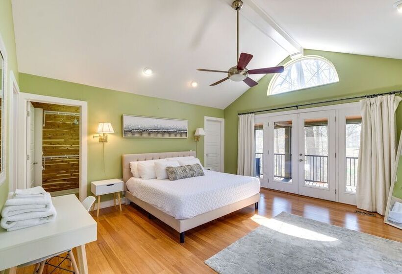 Spacious Prospect Cottage W/ Deck & Scenic Views