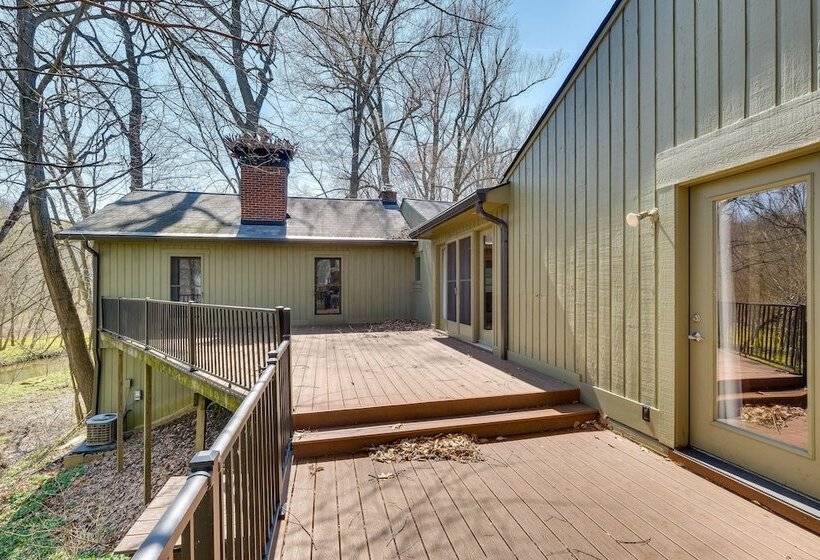 Spacious Prospect Cottage W/ Deck & Scenic Views
