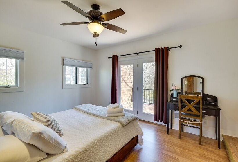 Spacious Prospect Cottage W/ Deck & Scenic Views