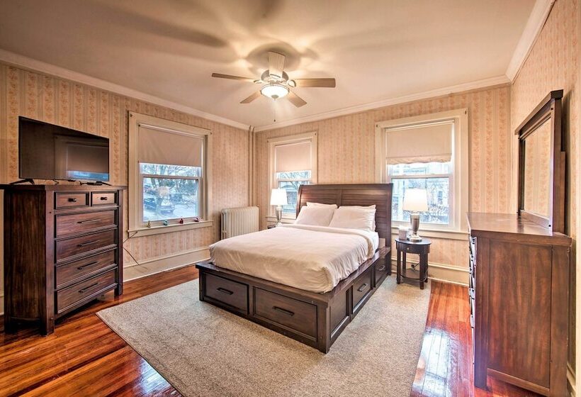 Spacious Reading Home W/ Patio   2 Miles To Pagoda