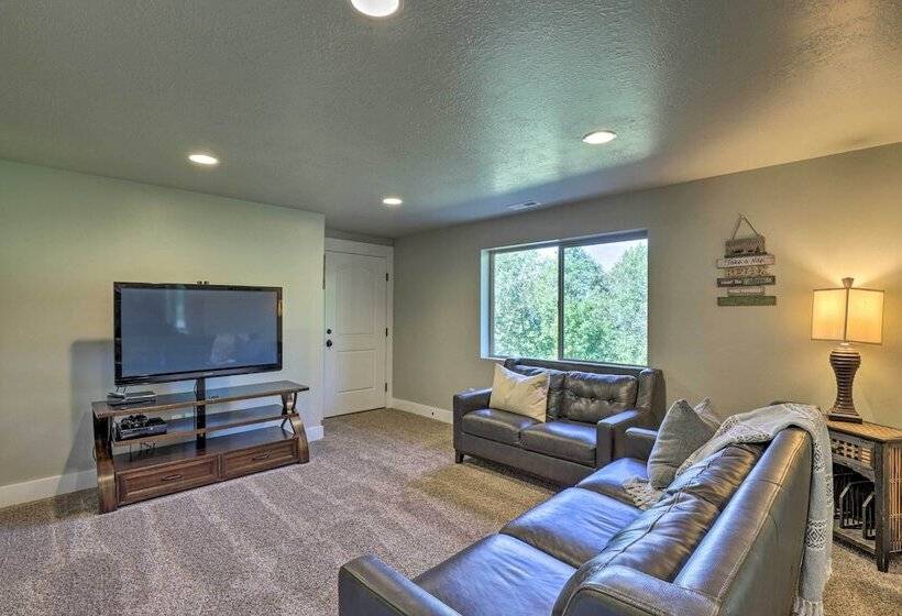 Spacious Resort Cabin In Manti La Sal Mtns!