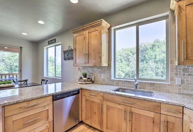 Spacious Resort Cabin In Manti La Sal Mtns!