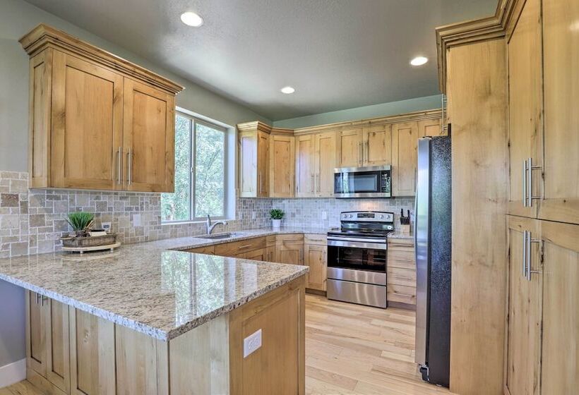 Spacious Resort Cabin In Manti La Sal Mtns!